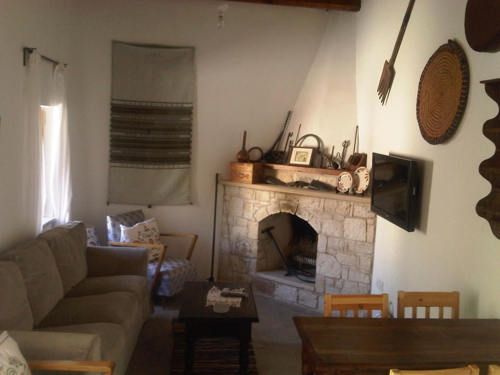 Spiti Calliope Kathikas Room photo